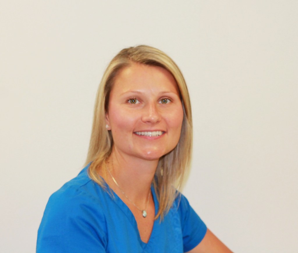 Iola -{PRACTICE_NAME} Dental Assistant